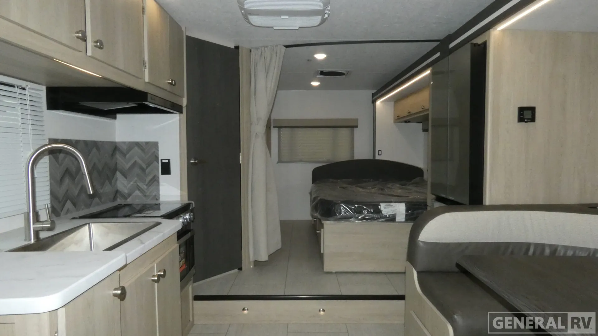 2026 Coachmen Leprechaun 230FS - Photo 3