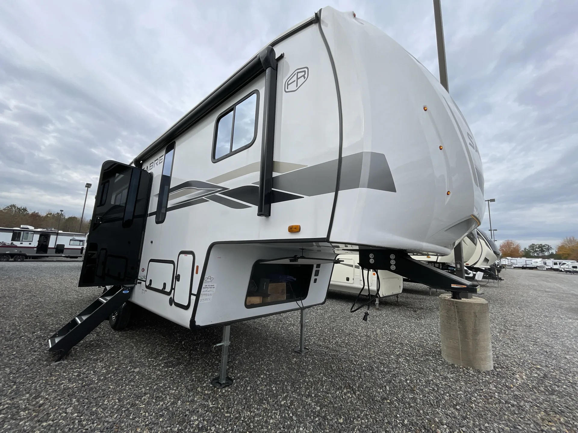 2025 Forest River Sabre 25RLS - Photo 2