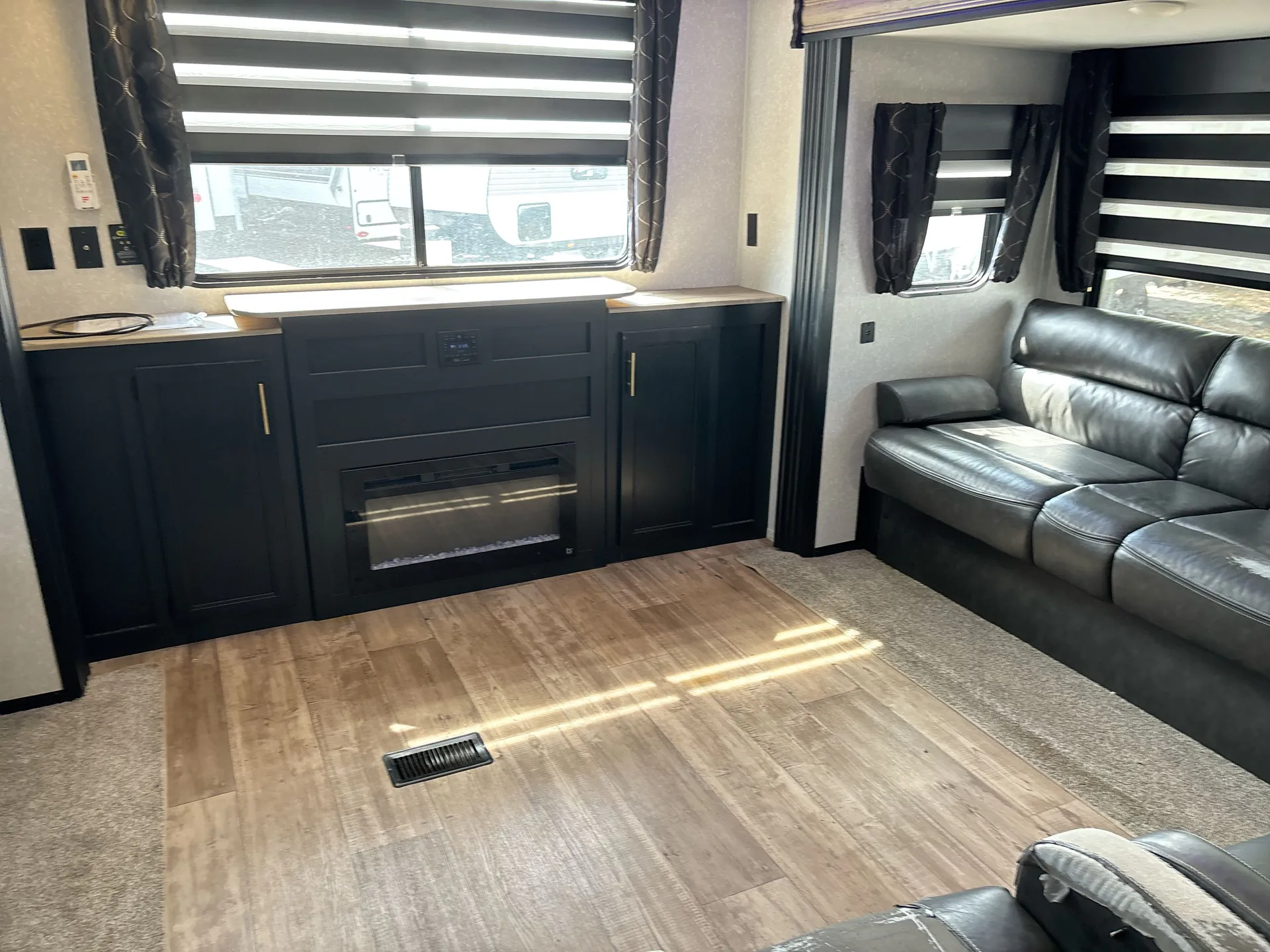 2022 Forest River Cherokee 306MM — living area main