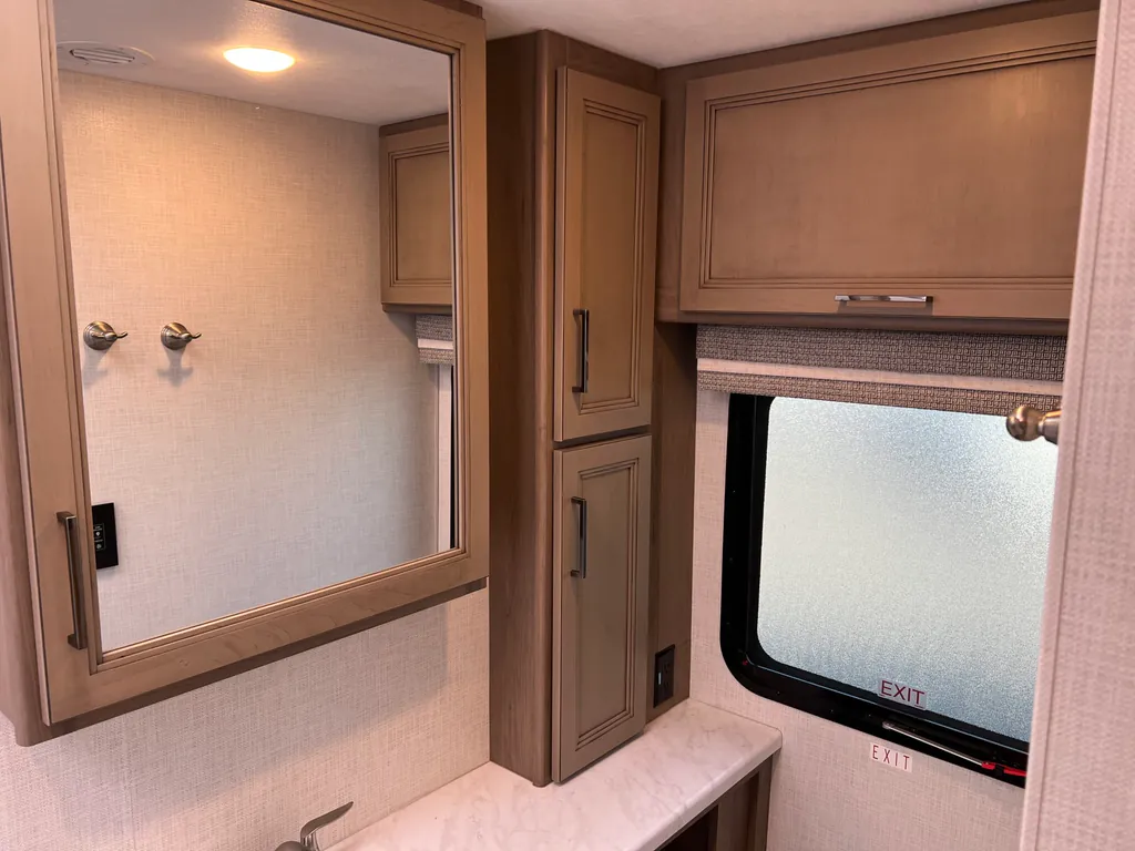 2027 Thor Motor Coach Windsport 36H, Photos photo 29