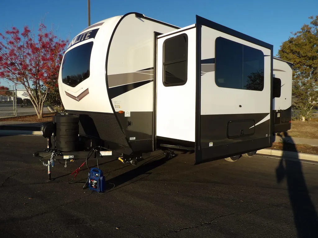 2025 Forest River Rockwood Mini Lite 2506FK - Photo 3