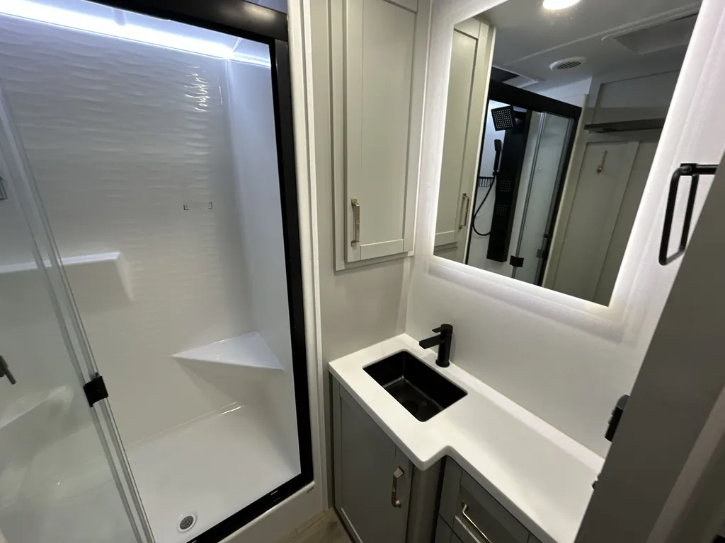 2025 Brinkley Model Z AIR 295, Photos photo 16
