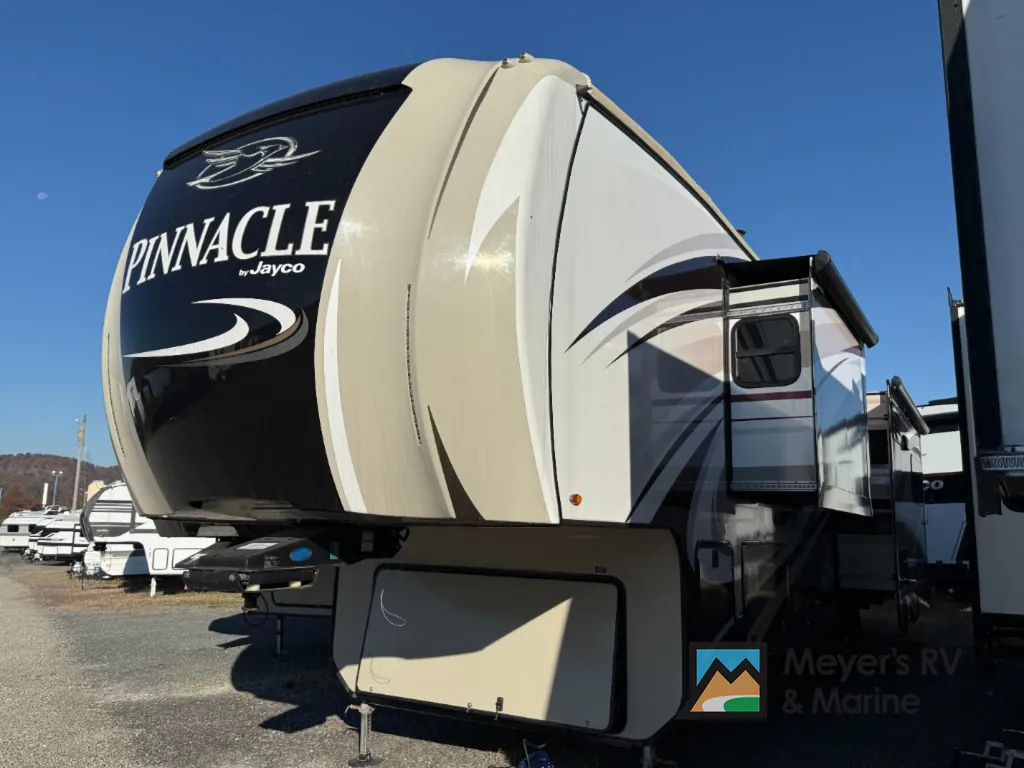 2017 Jayco Pinnacle 36FBTS, Photos photo 3