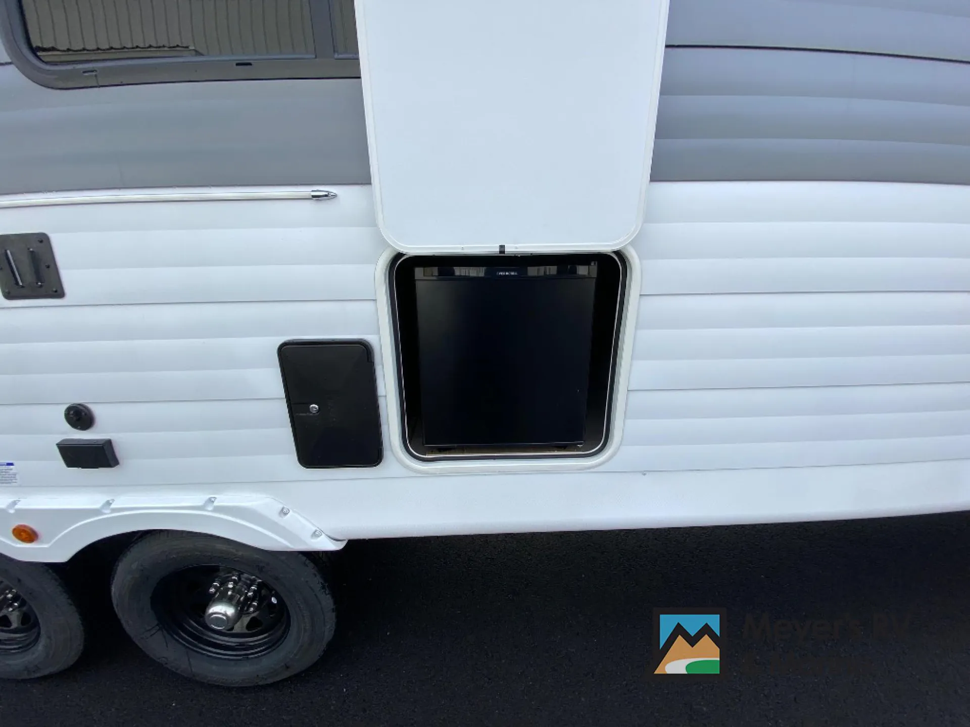 2026 Forest River Wildwood 300ICE — Photo 5