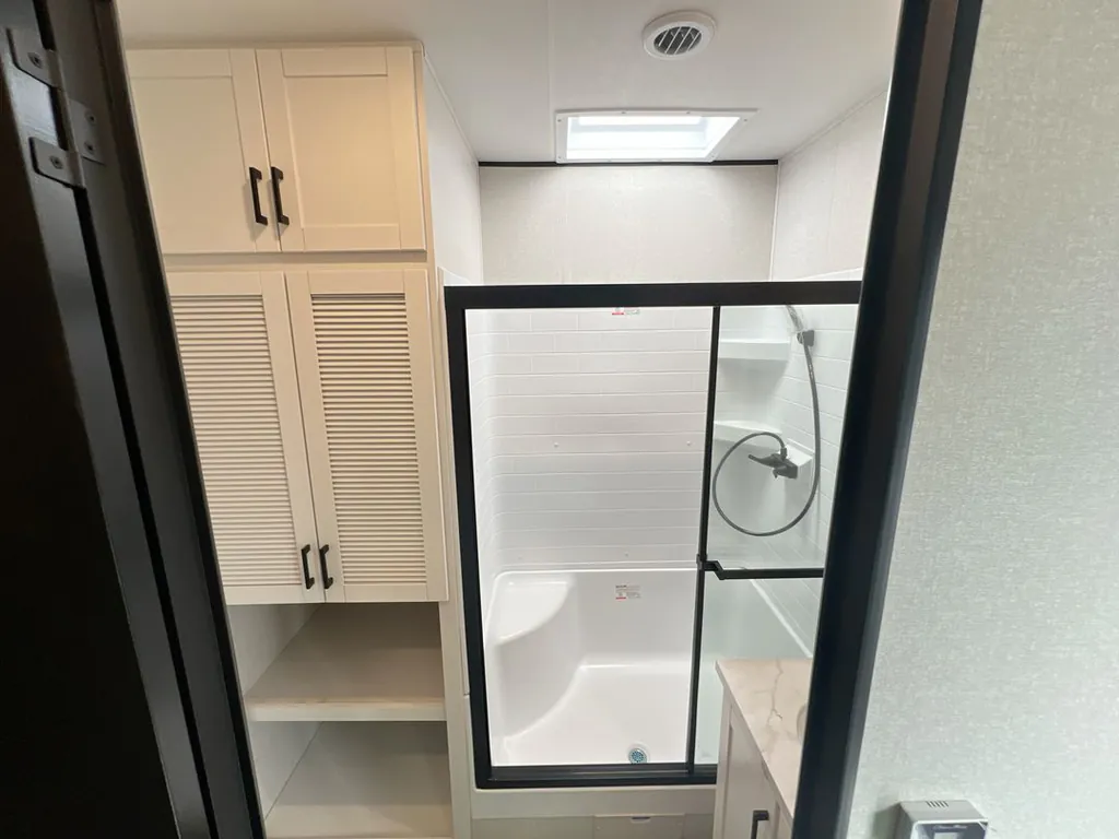 2026 Jayco Jay Flight Bungalow 401FLTS DS, Photos photo 15