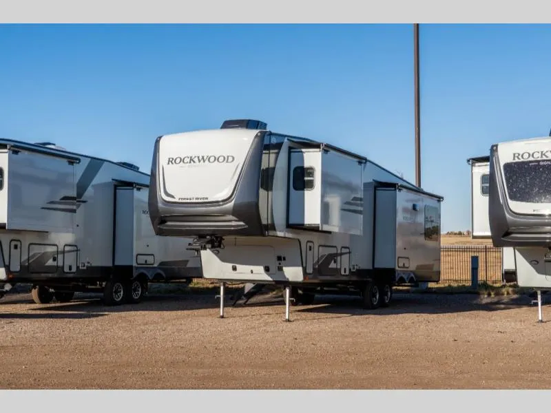 2026 Forest River Rockwood Signature R372RL - Photo 2