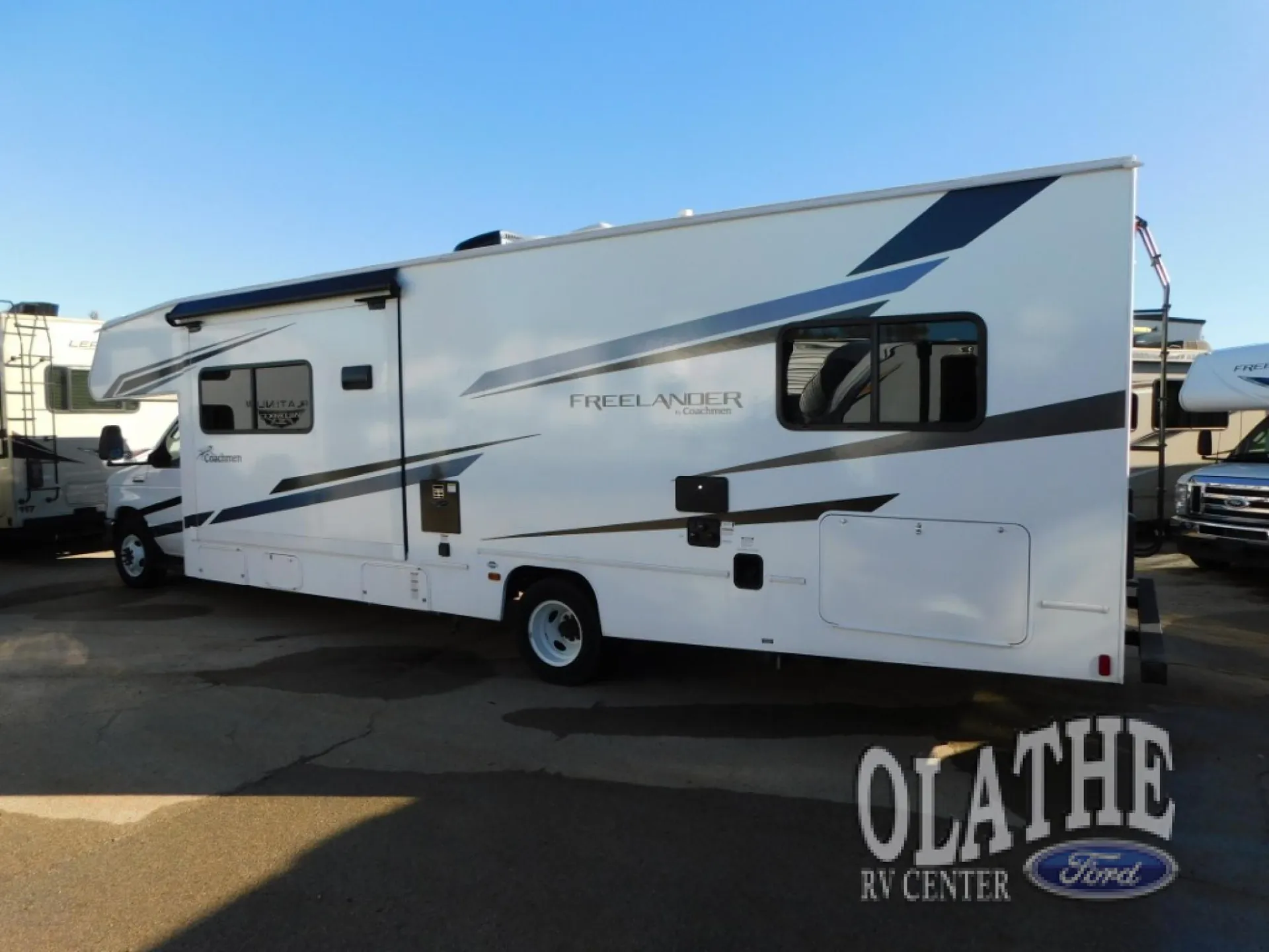 2024 Coachmen Freelander 30BH - Photo 2