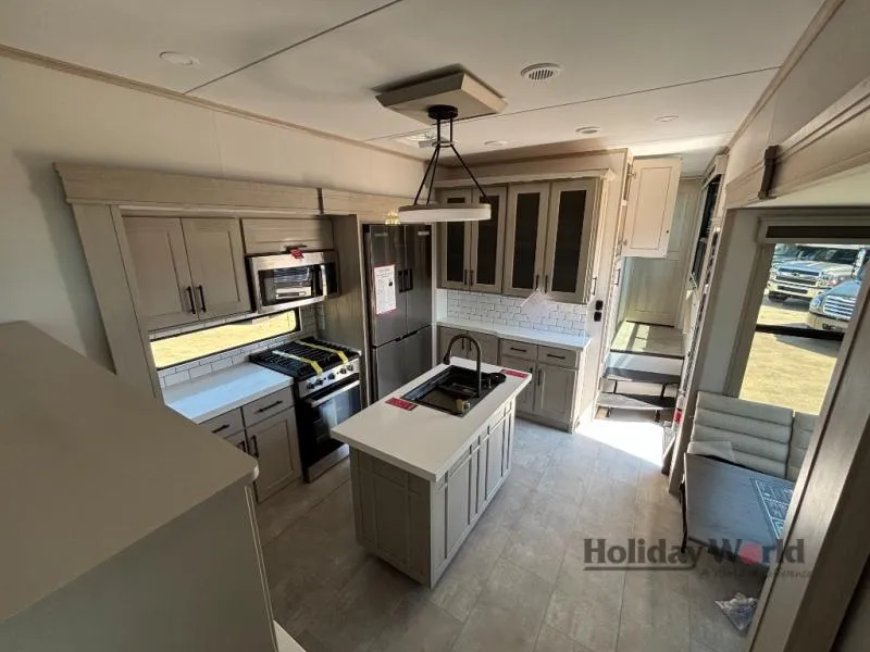 2026 Grand Design Solitude 376RD - Photo 4