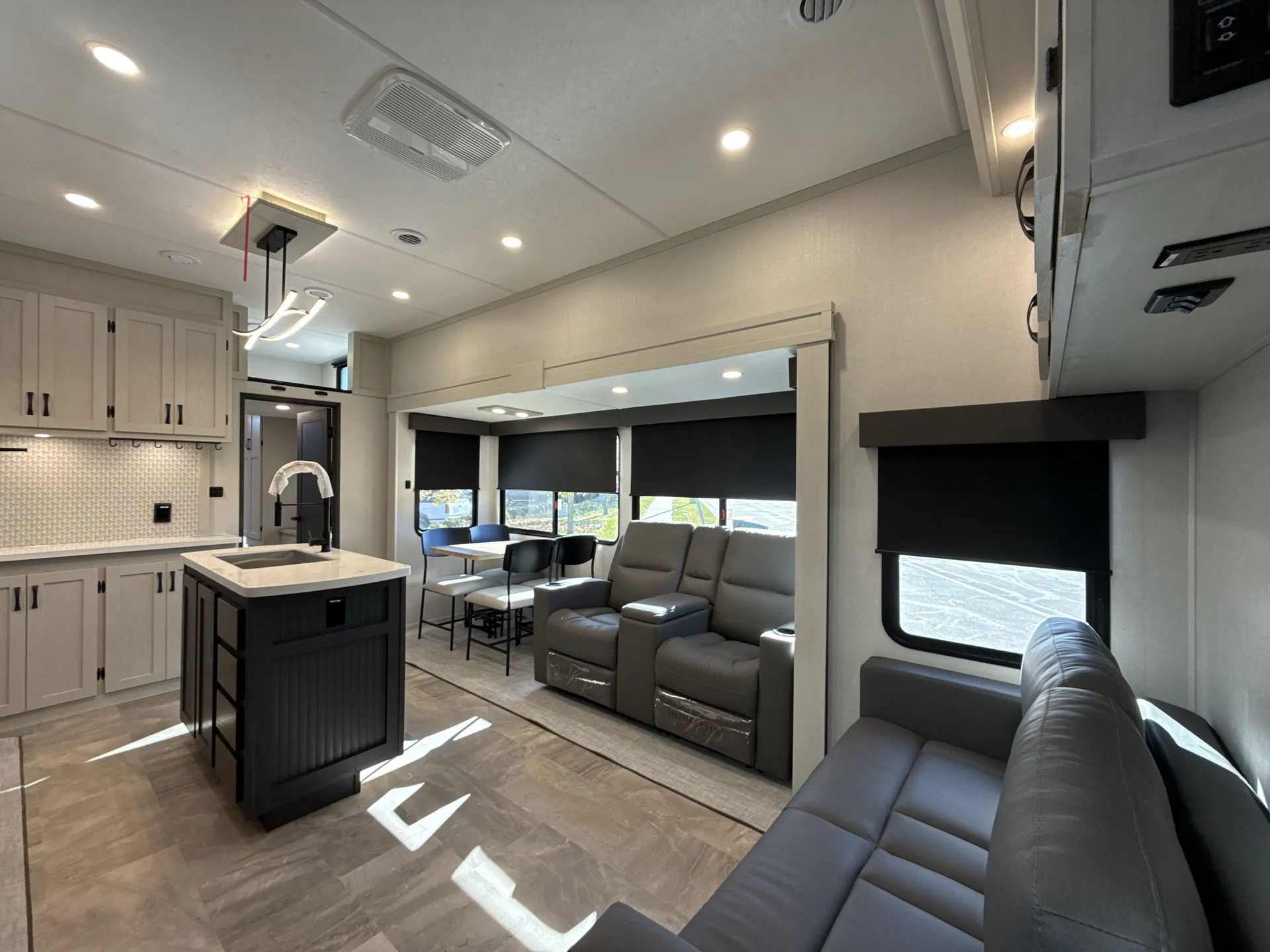 2026 shasta Phoenix 370BAF — living area main