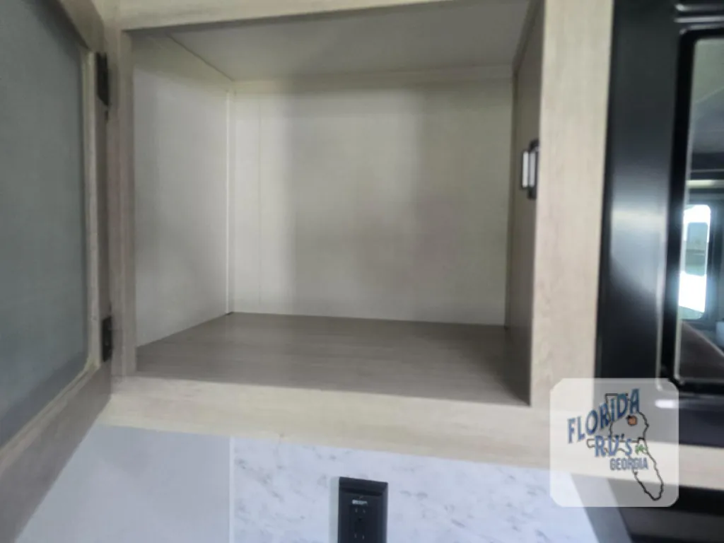 2027 East to West Della Terra 272RL, Photos photo 30