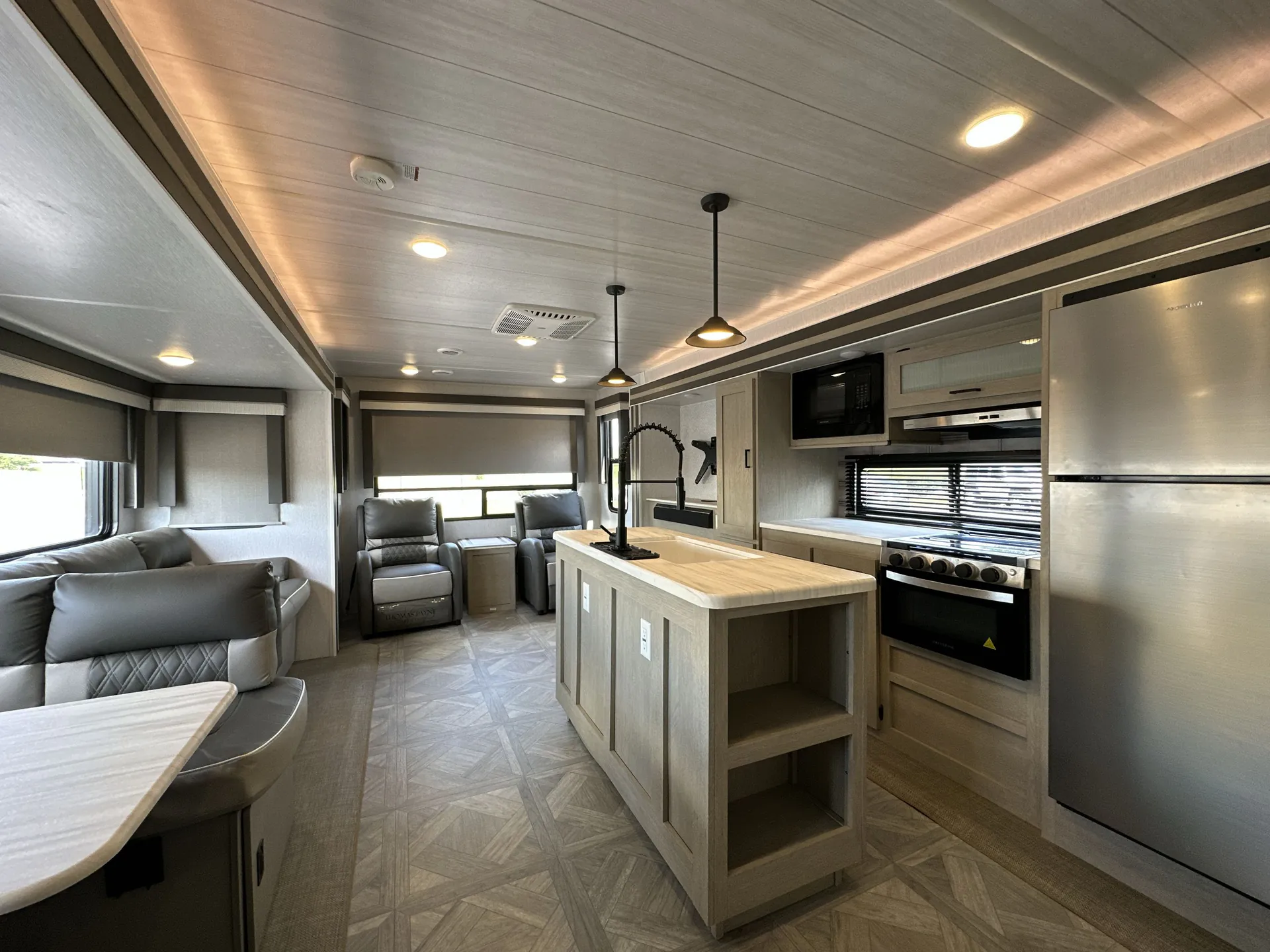 2023 Forest River Wildwood 27RE — living area main