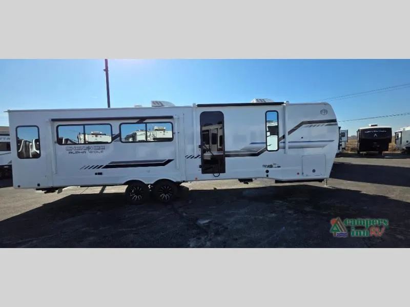 2026 Forest River Cherokee Alpha Wolf 26RL - Photo 3