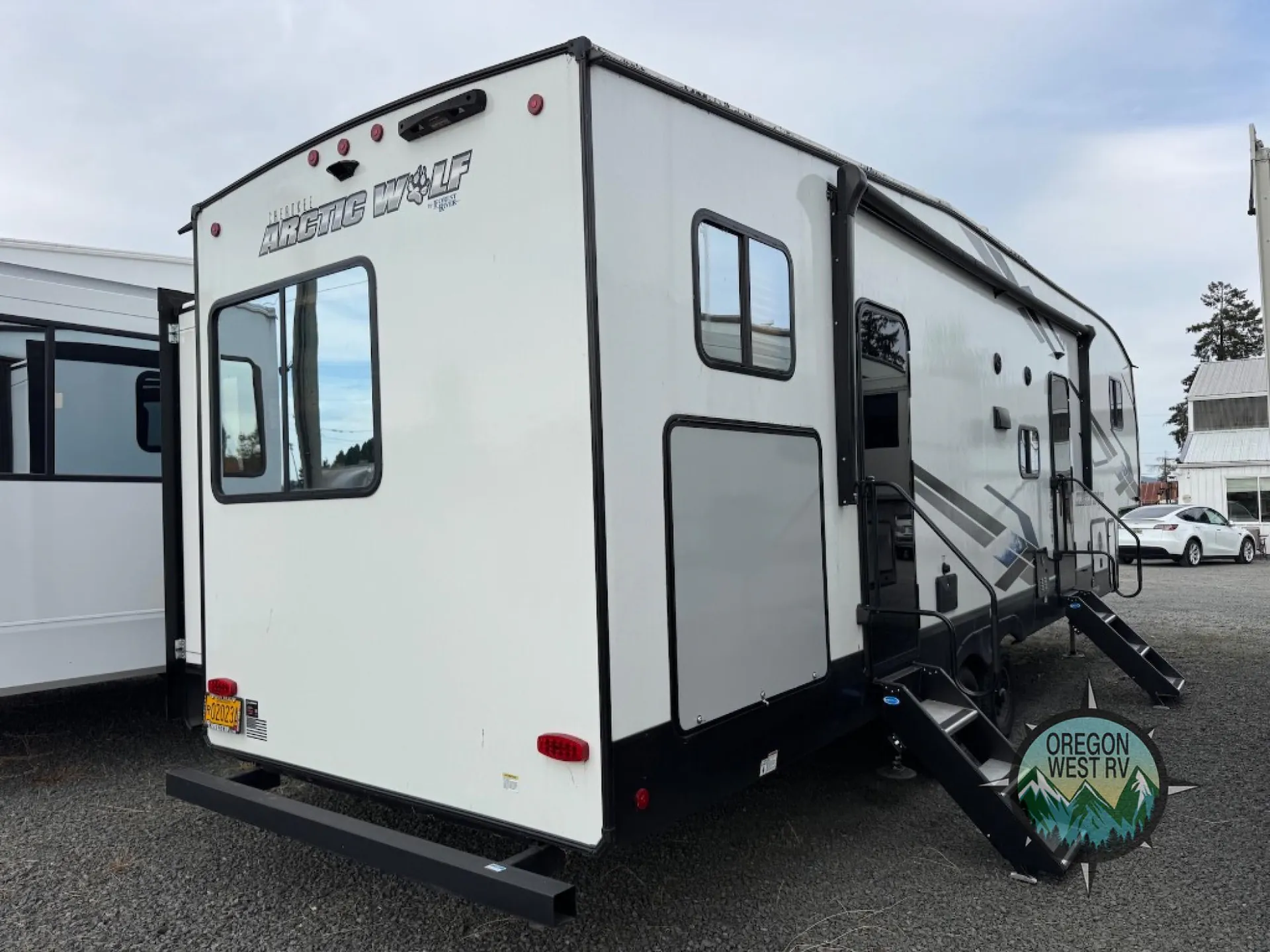 2024 Forest River Cherokee Arctic Wolf 321BH — Photo 6