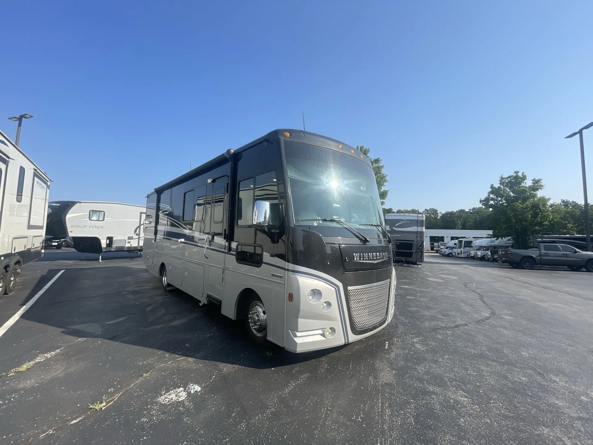 2022 Winnebago Adventurer 29B - Photo 2