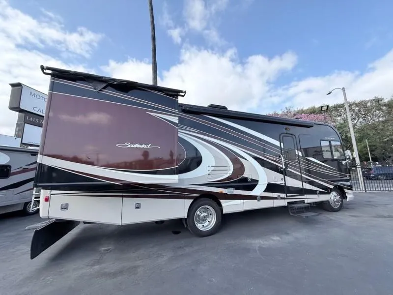2016 Fleetwood Southwind 32VS - Photo 3