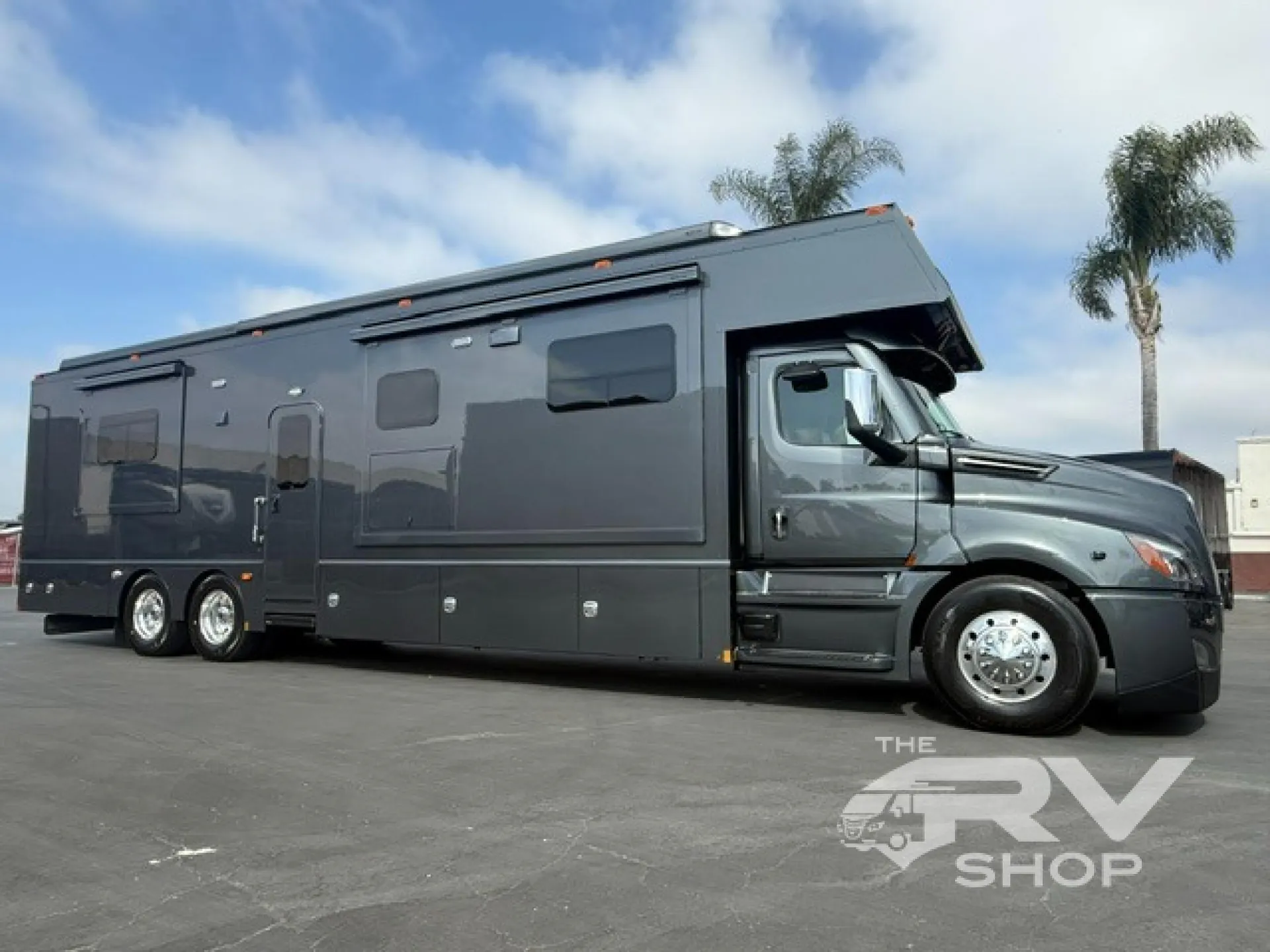 2023 Renegade RV Classic 45CMR - Photo 3