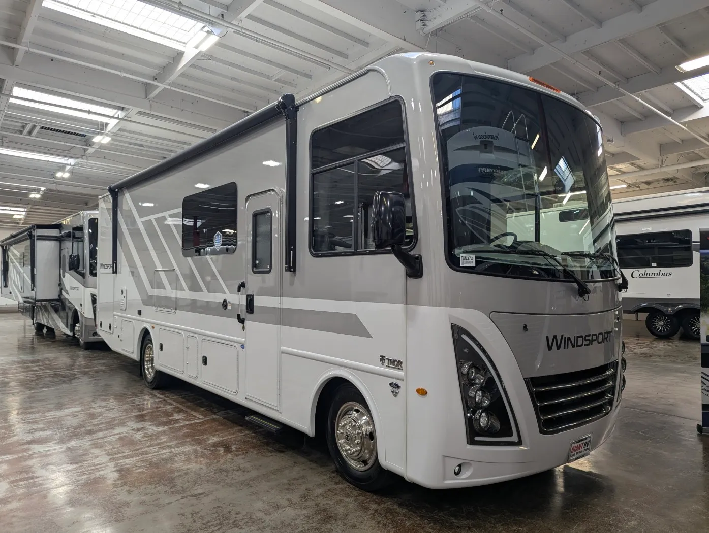 2026 Thor Motor Coach Windsport 29L - Photo 2