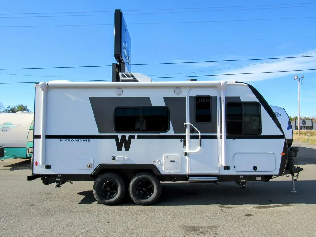 2026 Winnebago Micro Minnie 2100BH - Photo 2