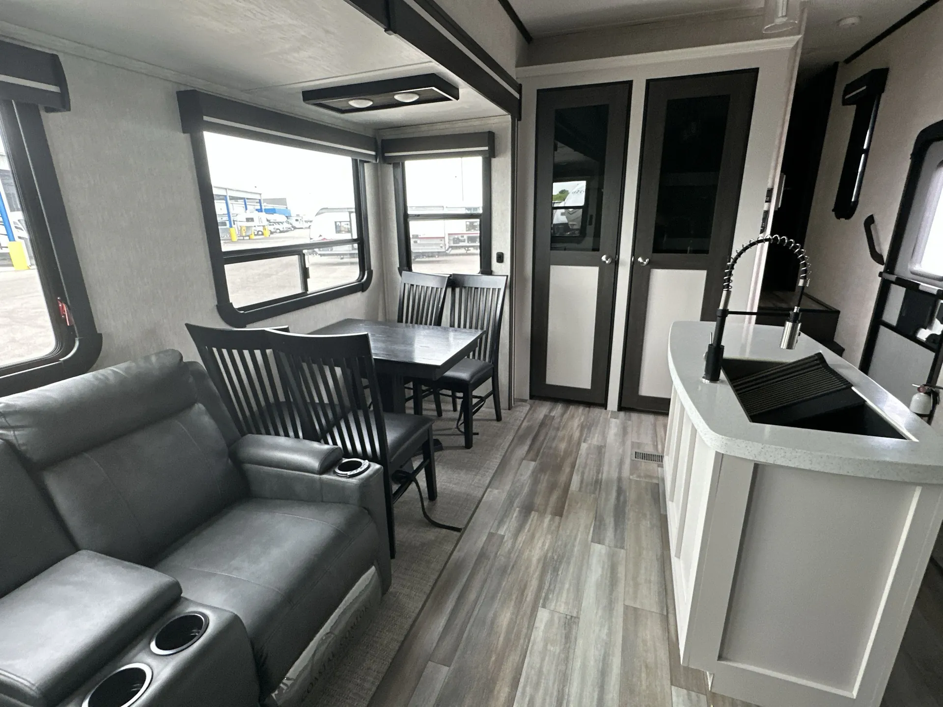 2022 CrossRoads Cruiser CR3851BL - Photo 4