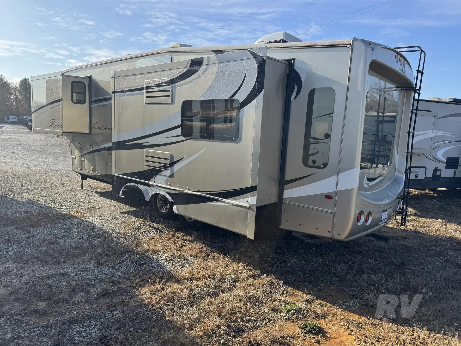 2012 Coachmen Brookstone Diamond 295RL - Photo 4