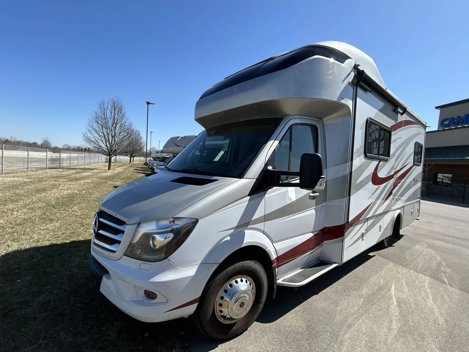 2017 Tiffin Wayfarer 24 QW — front