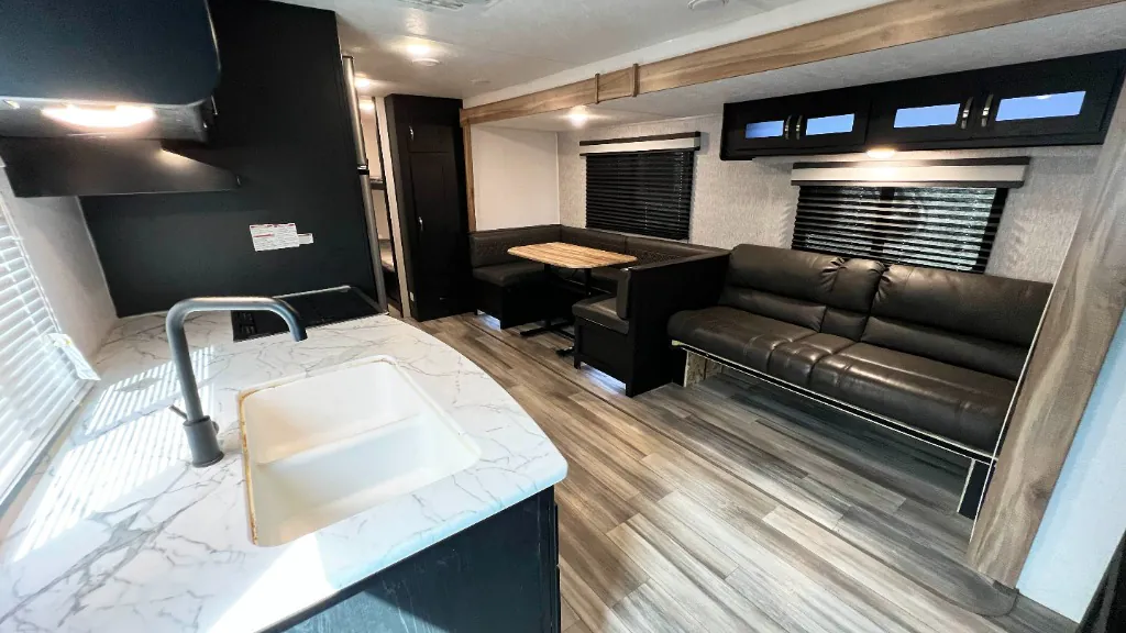 2022 Coachmen Freedom Express Select 29SE - Photo 4