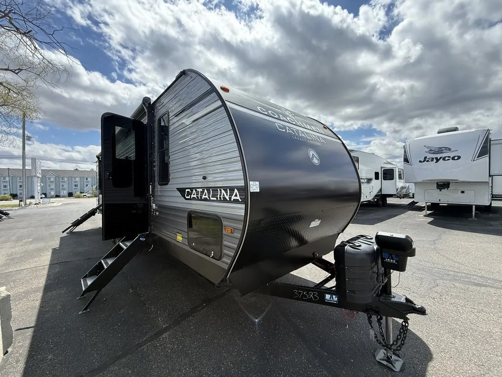 2026 Coachmen Catalina 333DBDSCKLE - Main photo