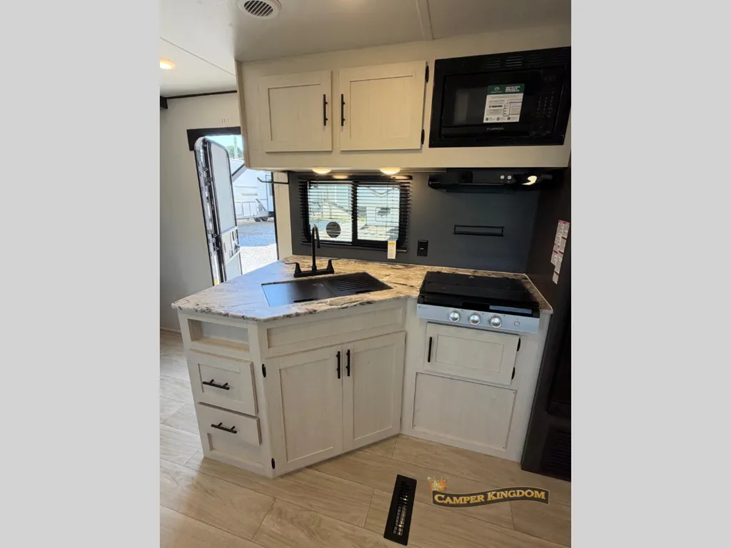 2027 Shasta I-5 530BQB, Photos photo 13