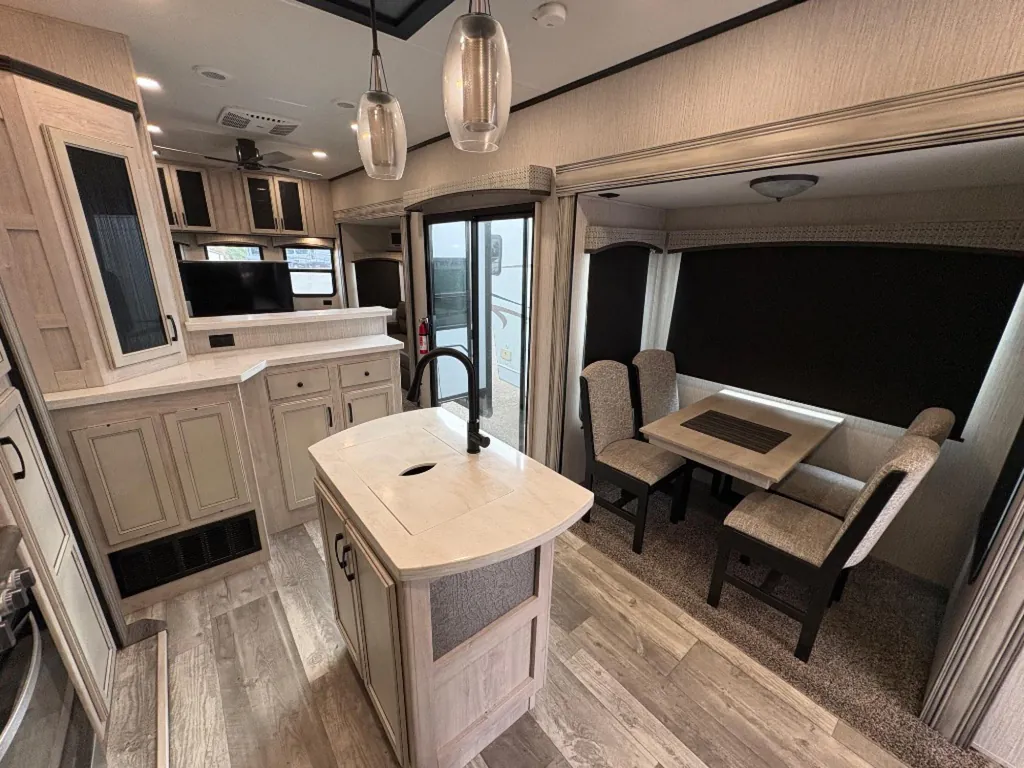 2022 Forest River Sandpiper Destination 420FL, Photos photo 7