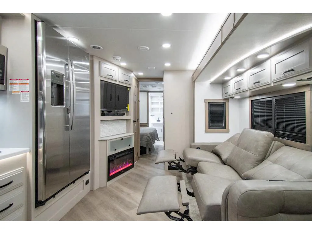 2027 Entegra Coach Emblem 36U, Photos photo 12