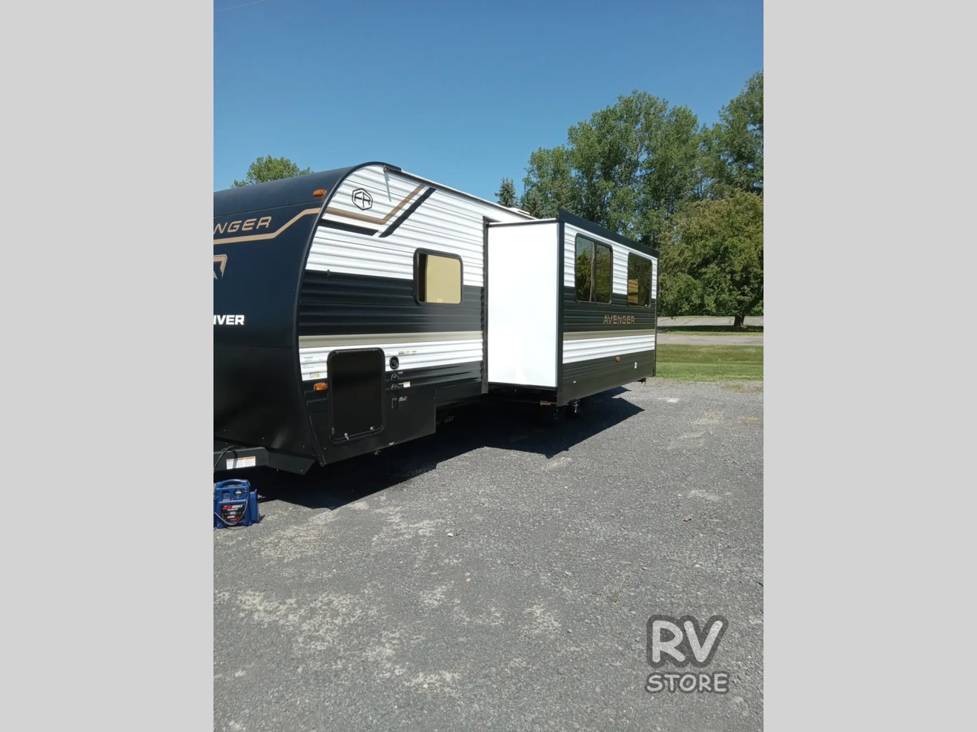 2027 Forest River Avenger 26DBS - Photo 4