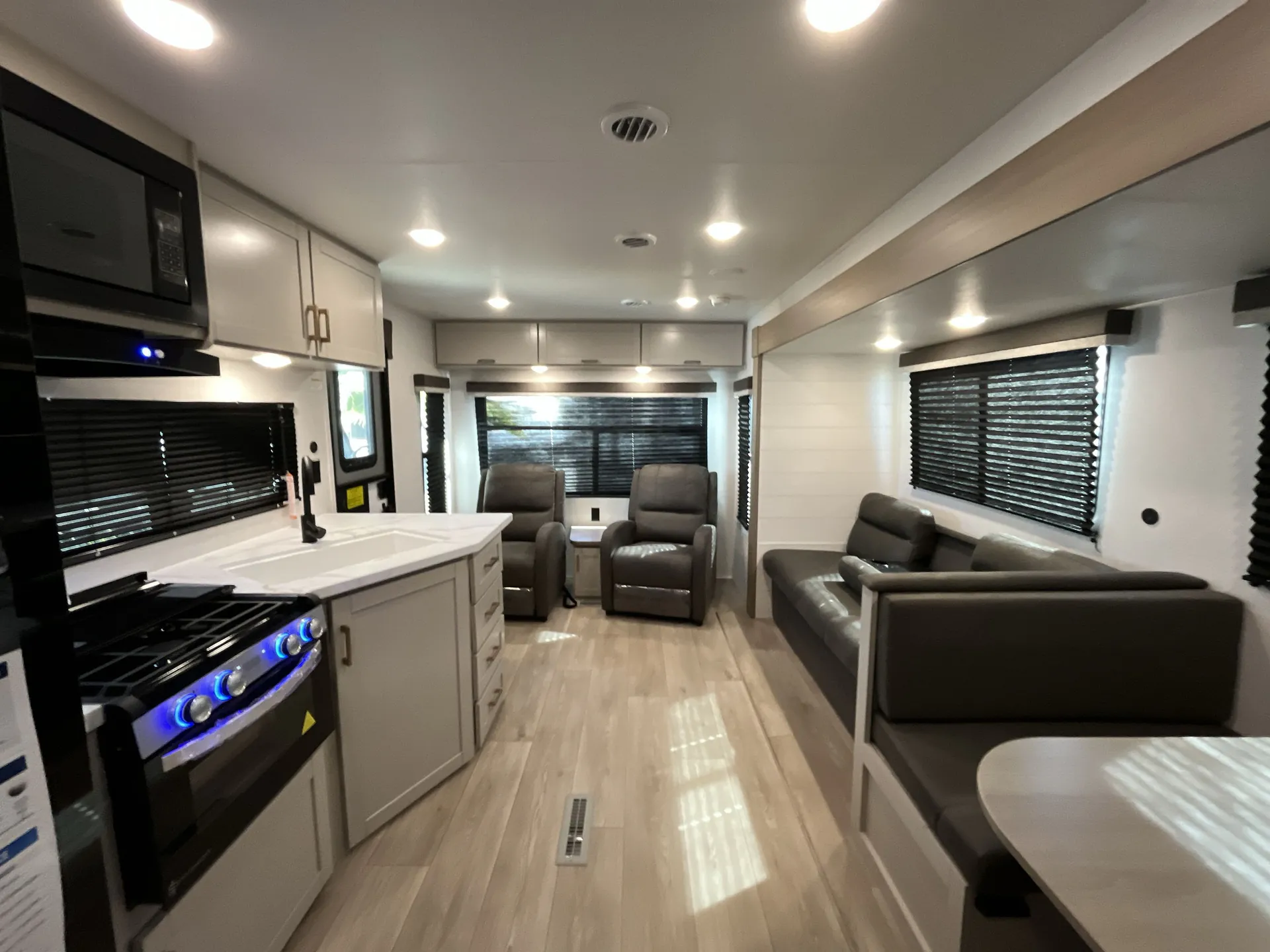 2027 Jayco Jay Flight 262RLSW — living area main