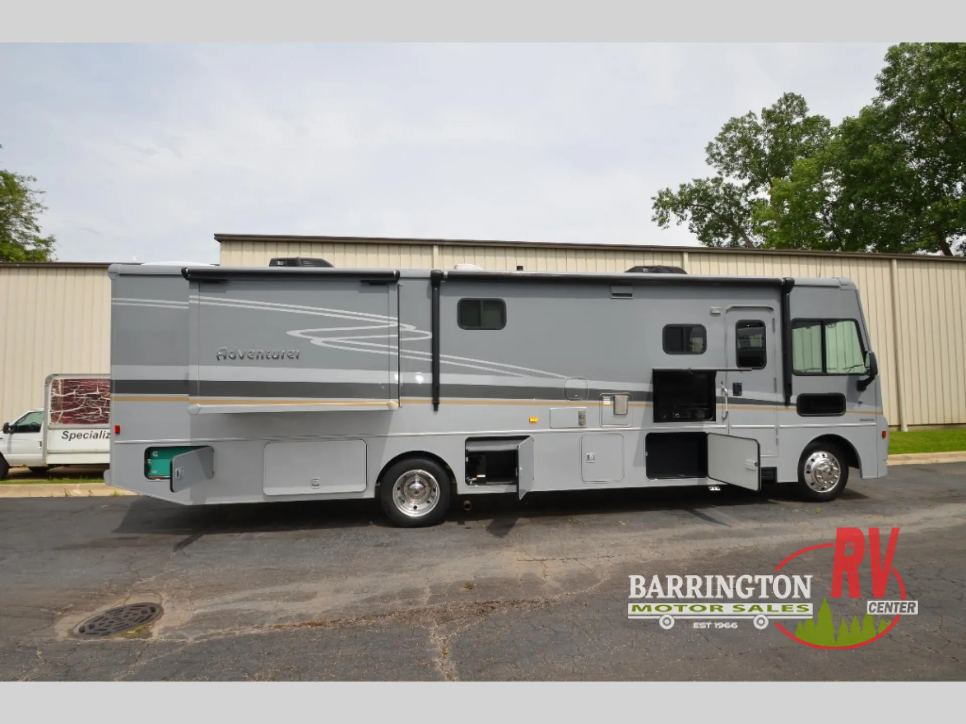 2021 Winnebago Adventurer 35F - Photo 3