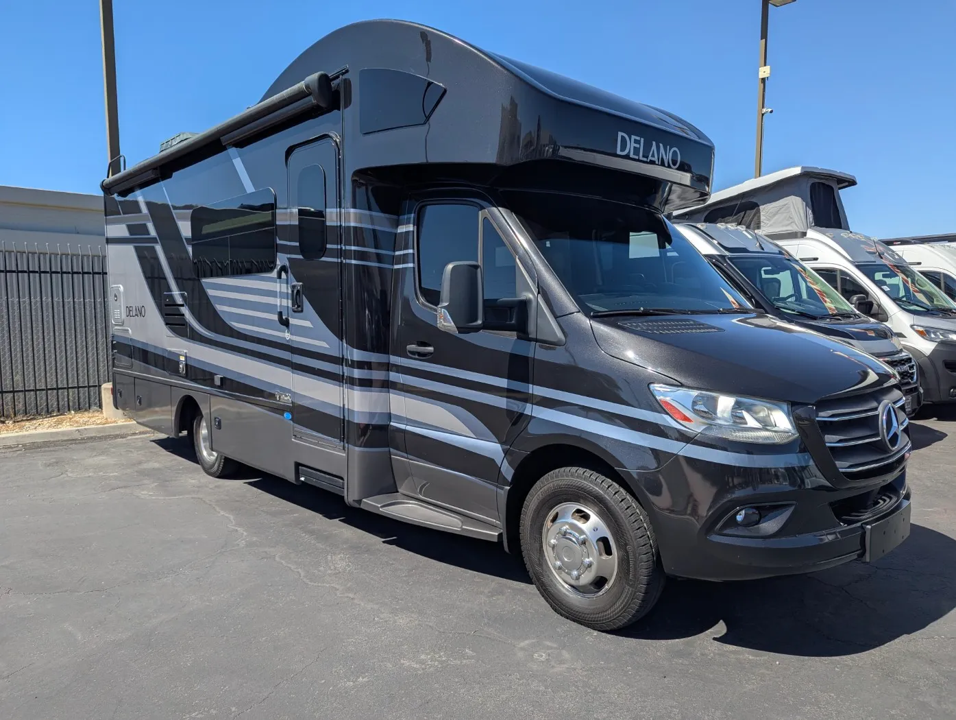 2022 Thor Motor Coach Delano 24FB - Photo 2