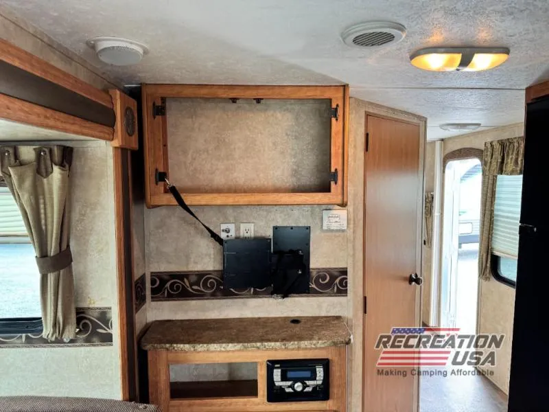 2011 Keystone RV Sprinter 276RLS - Photo 4