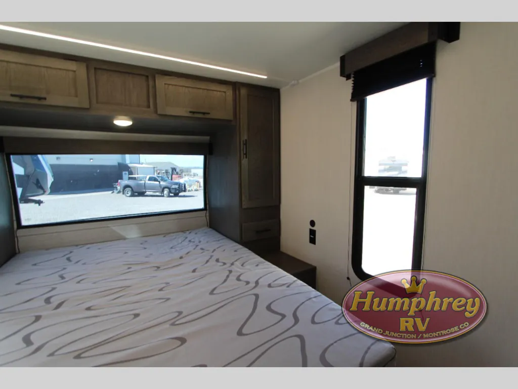 2026 Forest River Cherokee Alpha Wolf 33BH, Photos photo 38