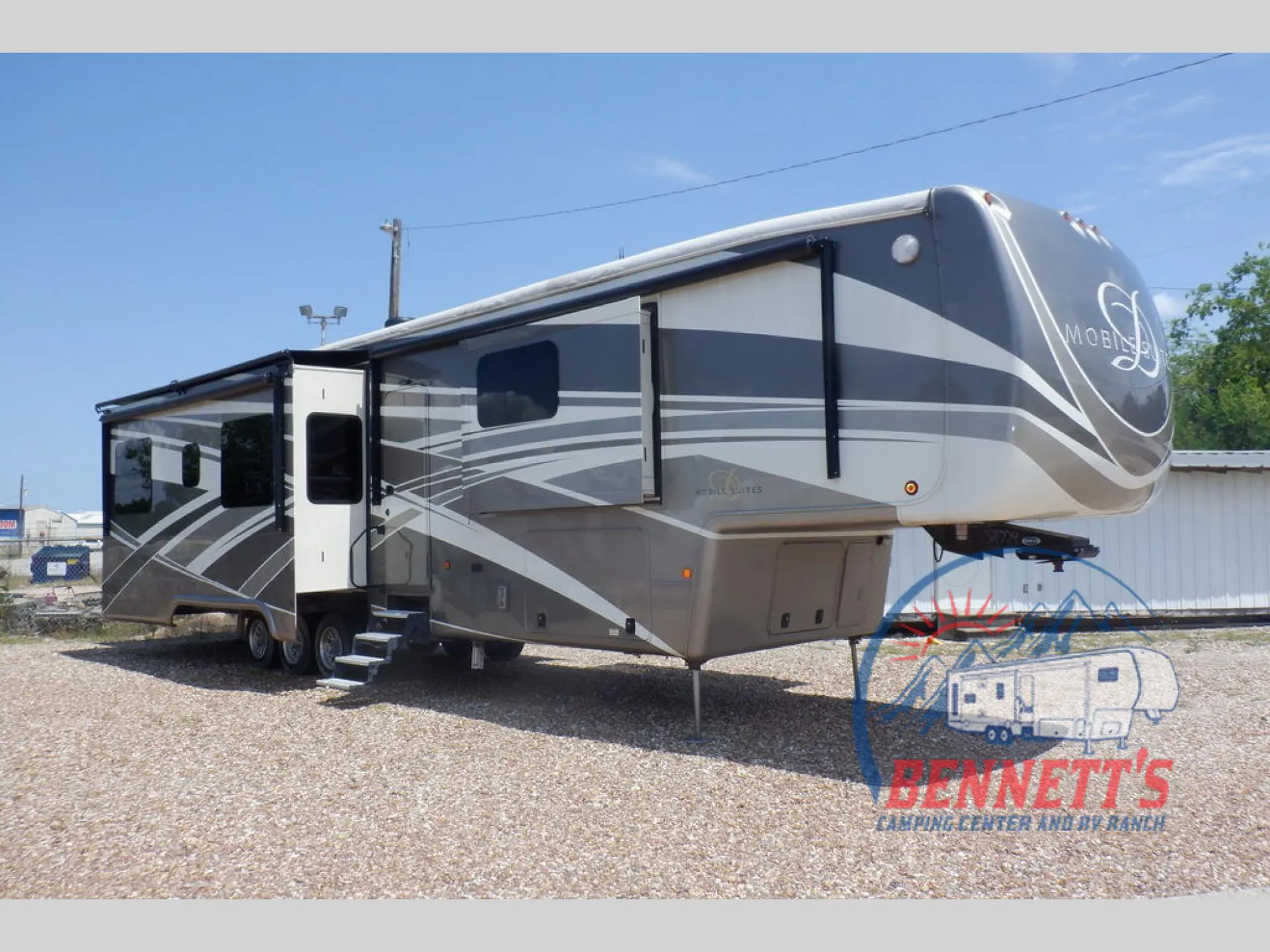 2018 DRV Mobile Suites 44 Houston - Photo 2