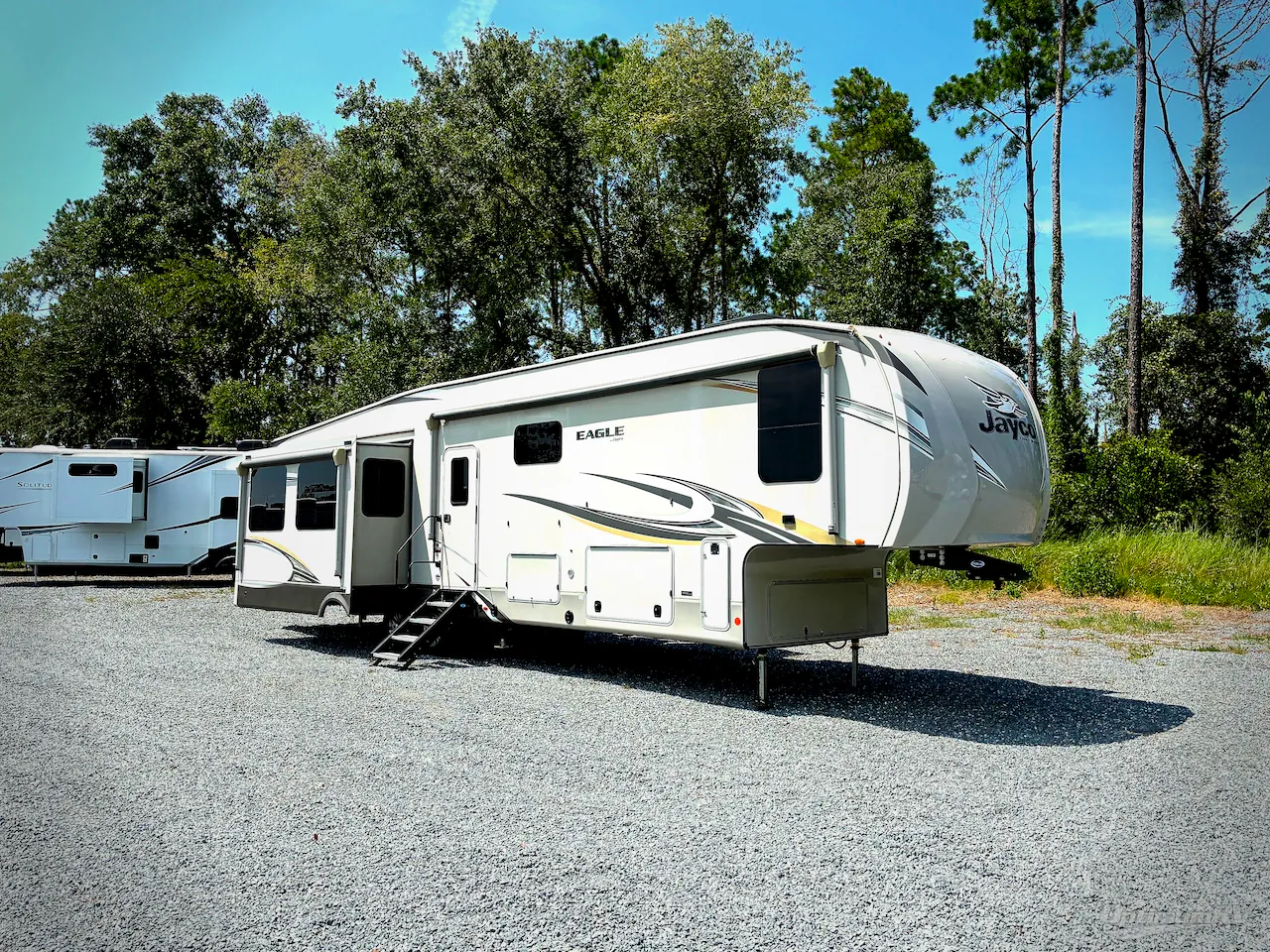 2021 Jayco Eagle 355MBQS - Photo 2