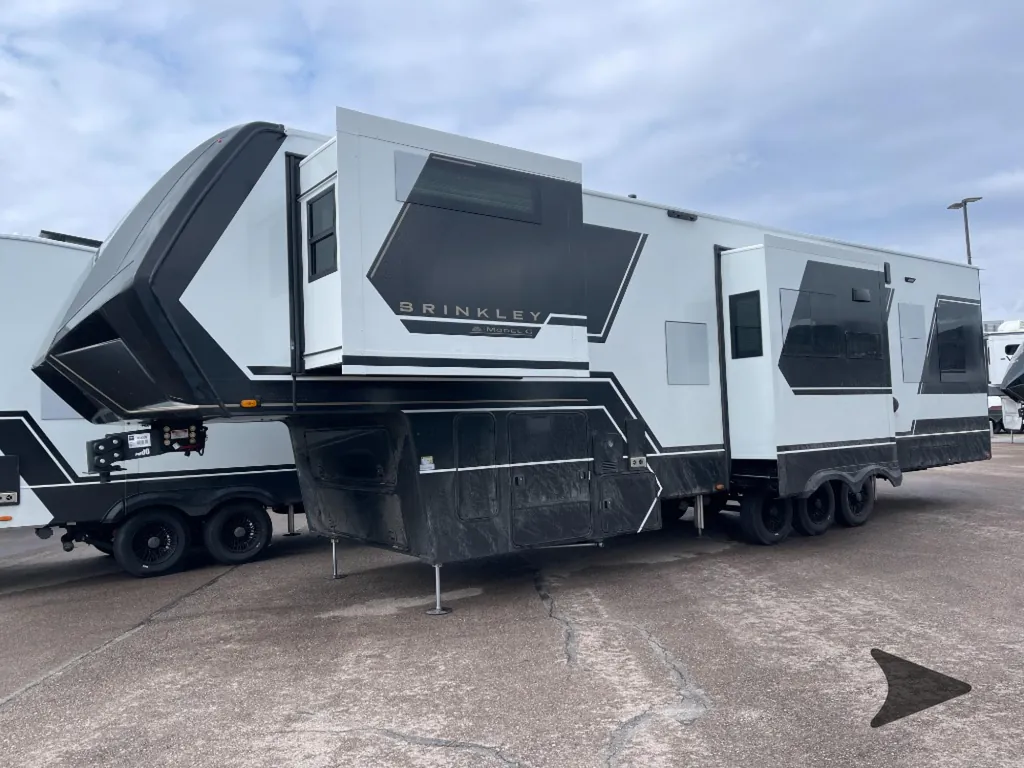 2026 Brinkley Model G 3520, Photos photo 9
