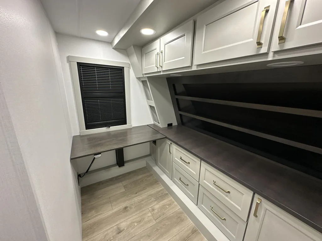 2026 Brinkley Model G 4150, Photos photo 38