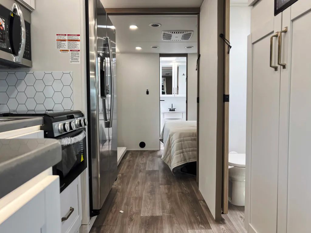 2027 Entegra Coach Vision XL 36C, Photos photo 18