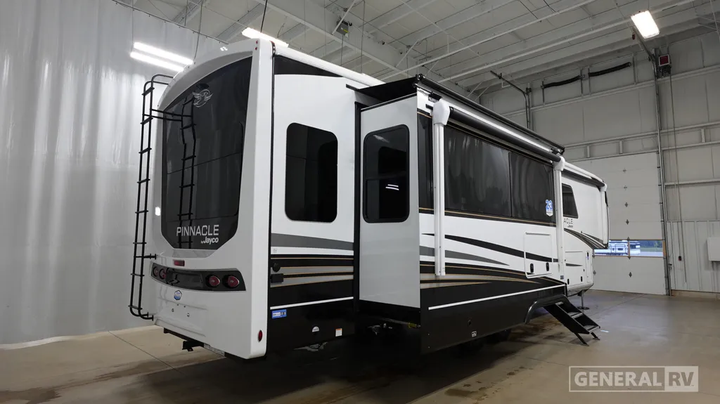 2027 Jayco Pinnacle 36FBTS, Photos photo 7