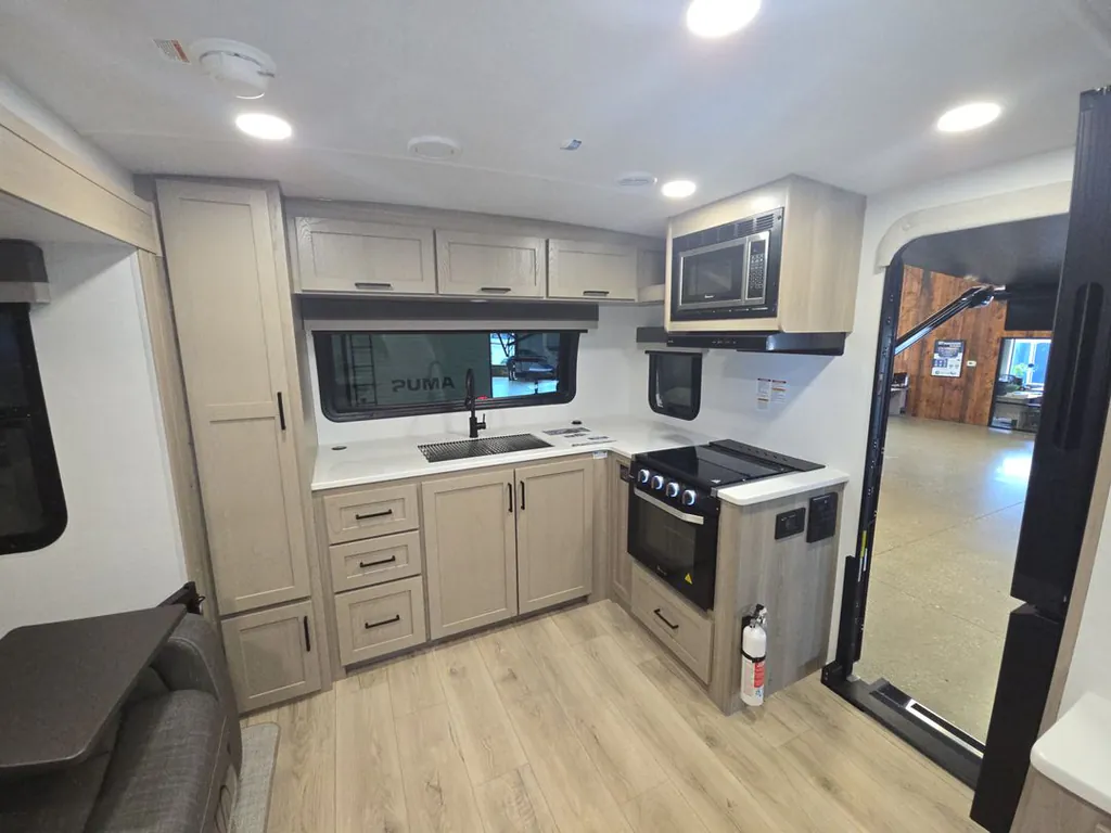2026 Forest River Rockwood Mini Lite 2506FK, Photos photo 3