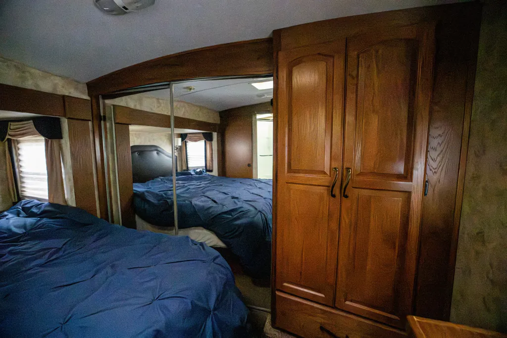 2011 Keystone Montana 3100RL, Photos photo 27