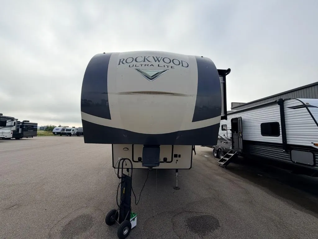 2019 Forest River RV Rockwood Ultra Lite 2620WS - Photo 2
