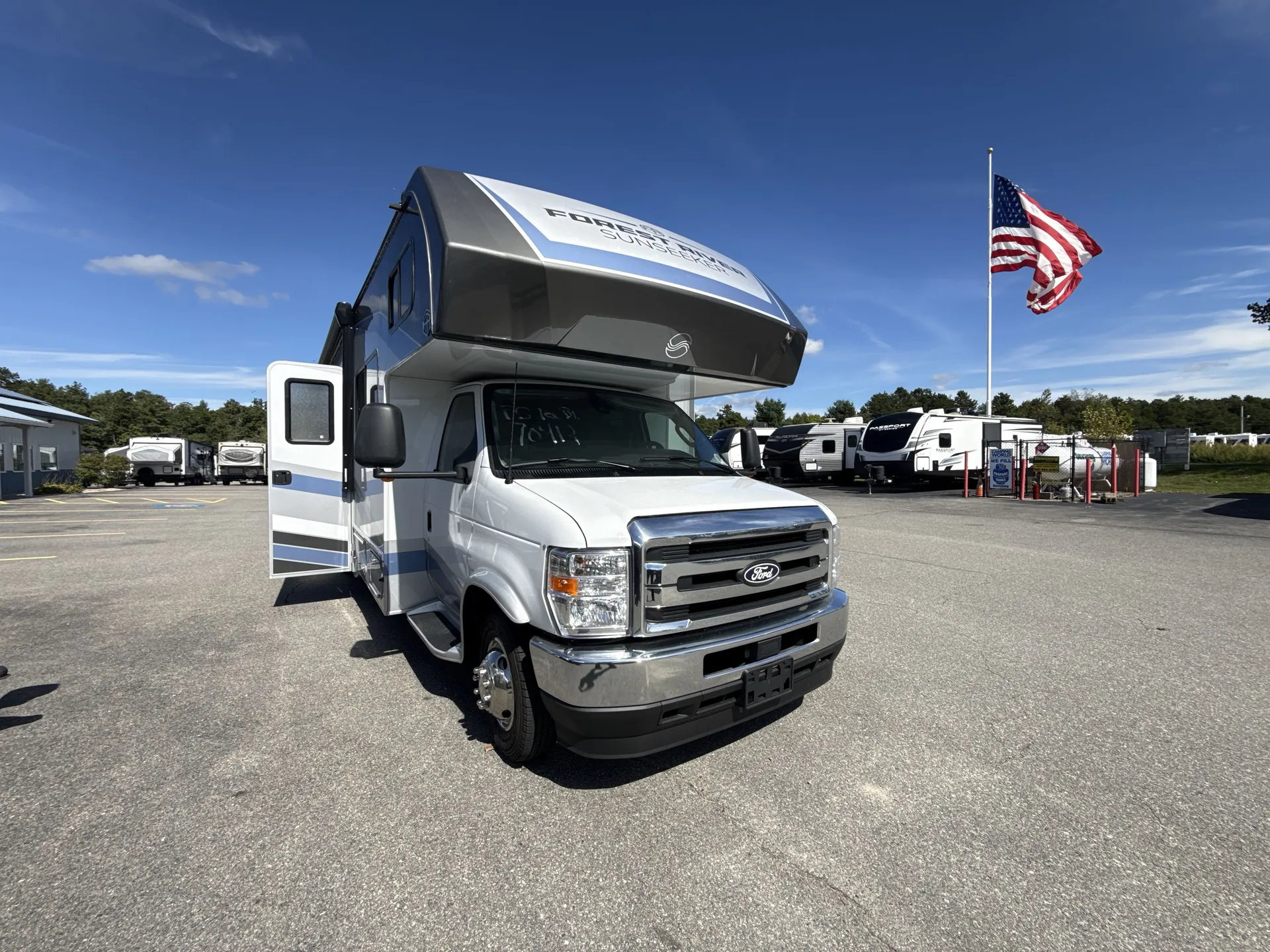 2027 Forest River Sunseeker 2860DS