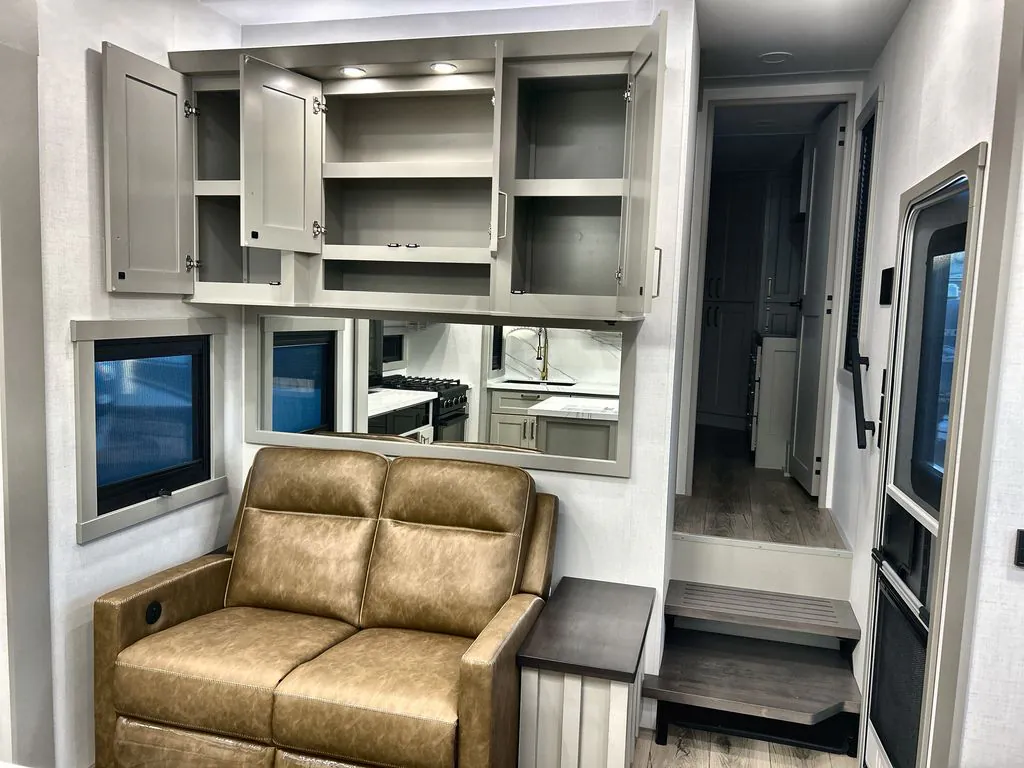 2026 Brinkley Model G 3520, Photos photo 32