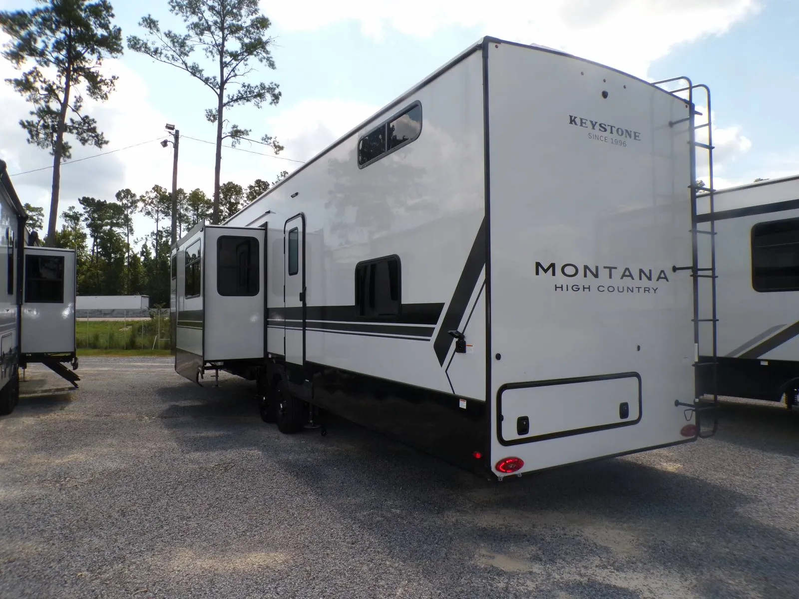 2026 Keystone Montana High Country 377FL - Photo 3
