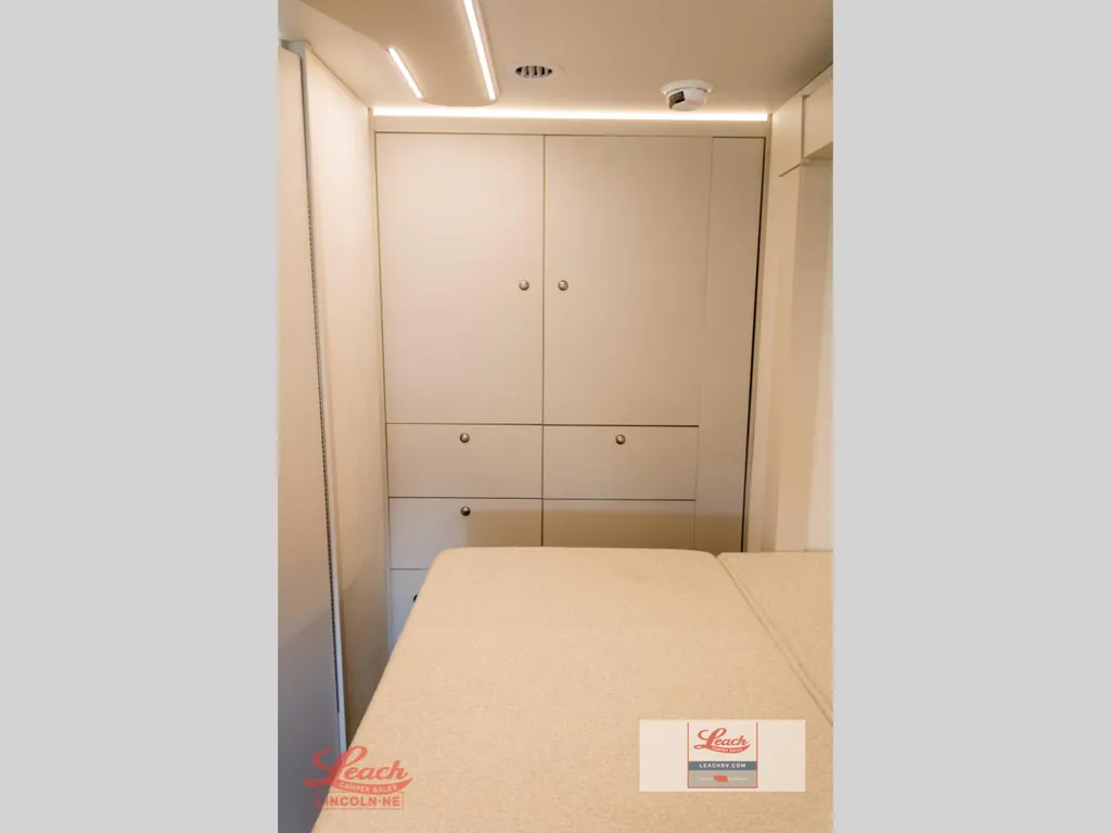 2027 Tiffin Wayfarer 25 PW, Photos photo 31