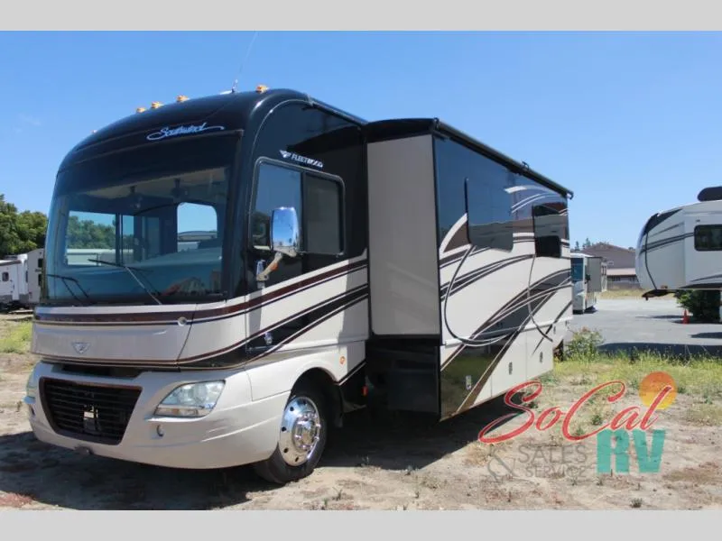 2015 Fleetwood RV Southwind 34A - Photo 4